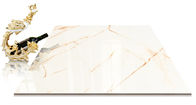 Τετραγωνικό άσπρο κεραμίδι πατωμάτων πορσελάνης καθιστικών Calacatta χρυσό